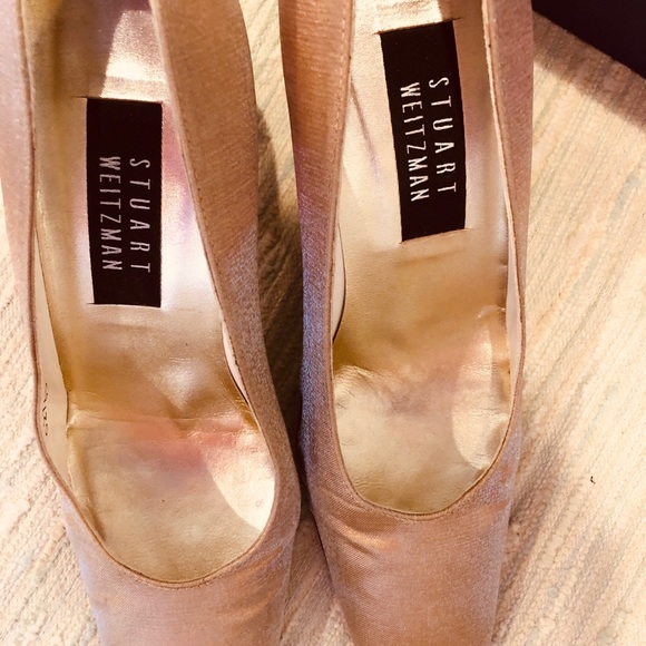 Stuart Weitzman gold fabric pumps - Picture 2 of 4